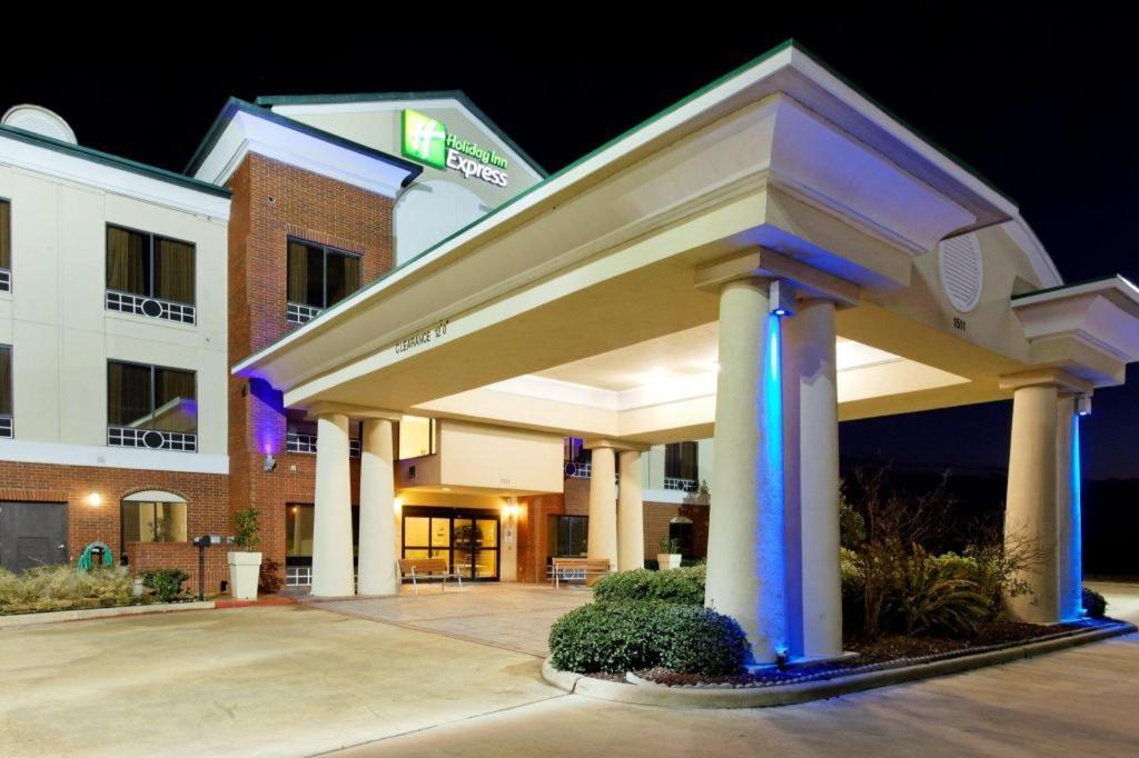 Holiday Inn Express Crockett By Ihg Exterior foto